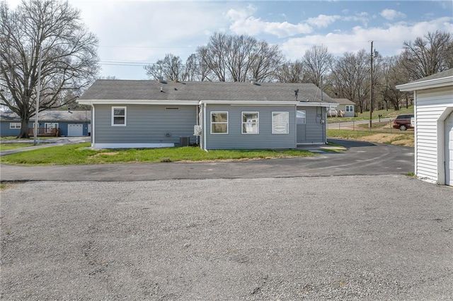 3419 S 30th Street, St Joseph, MO 64503