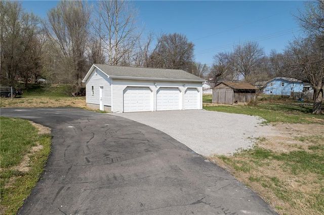 3419 S 30th Street, St Joseph, MO 64503