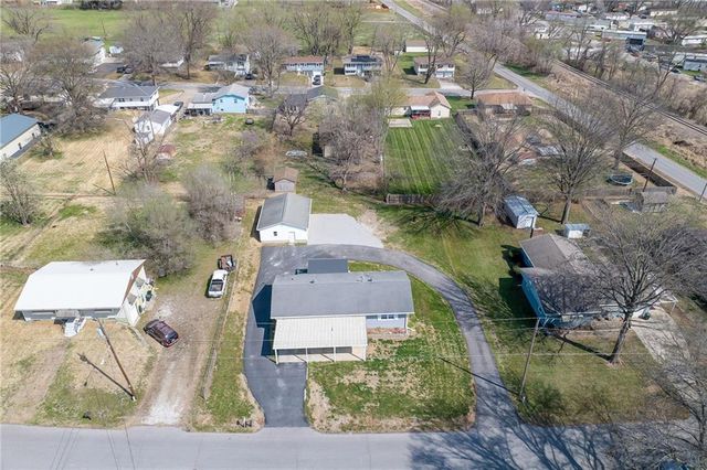 3419 S 30th Street, St Joseph, MO 64503