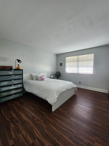 1821 NE 62nd Street 431, Fort Lauderdale, FL 33308