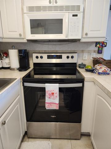 1821 NE 62nd Street 431, Fort Lauderdale, FL 33308