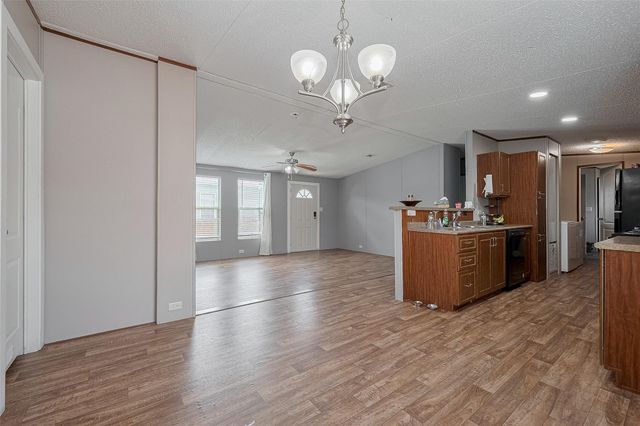 114 Oak Park Drive, Manvel, TX 77578