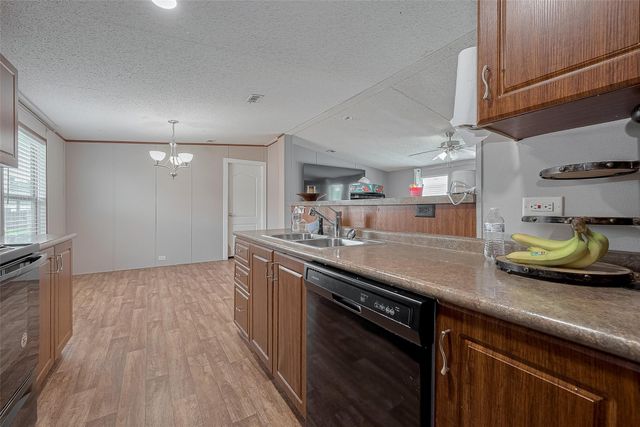 114 Oak Park Drive, Manvel, TX 77578