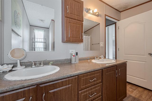 114 Oak Park Drive, Manvel, TX 77578
