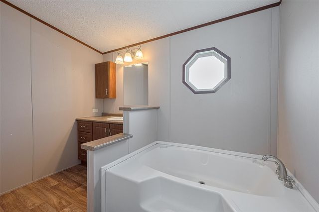 114 Oak Park Drive, Manvel, TX 77578