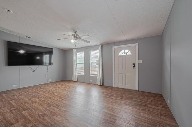 114 Oak Park Drive, Manvel, TX 77578