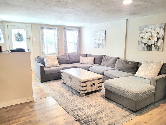 115 Waltham St, Hanson, MA 02341