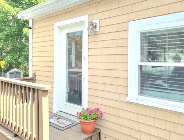 115 Waltham St, Hanson, MA 02341