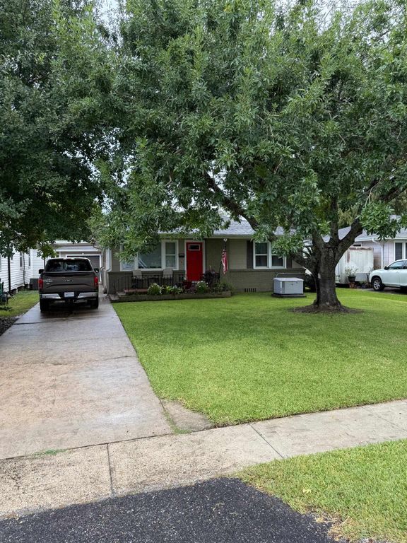 121 Pecan St, Thibodaux, LA 70301