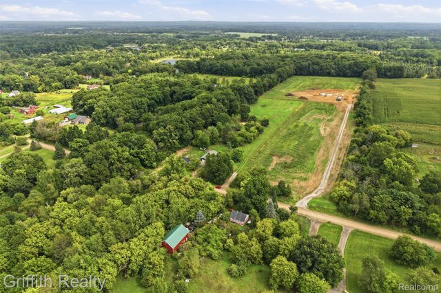 5822 Mack Road, Oceola Township, MI 48855