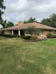 435 S Stratford Avenue, Elmhurst, IL 60126