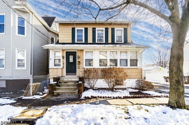 40 Franklin Pl, Totowa Boro, NJ 07512