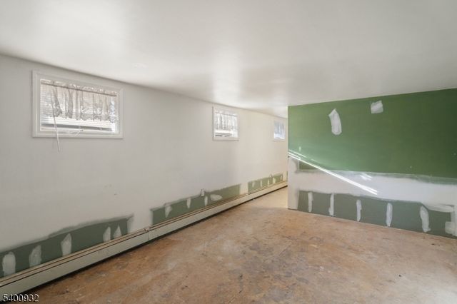 40 Franklin Pl, Totowa Boro, NJ 07512