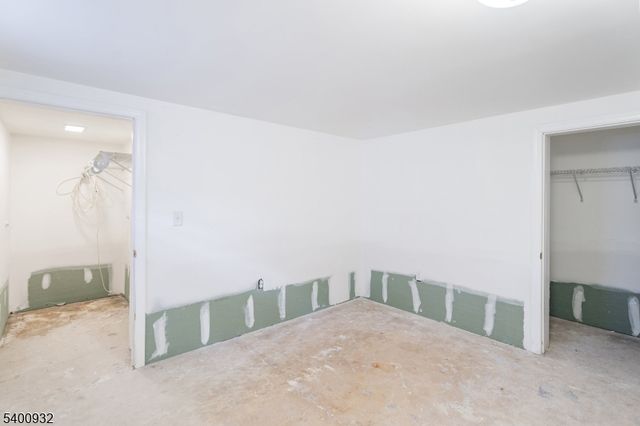 40 Franklin Pl, Totowa Boro, NJ 07512