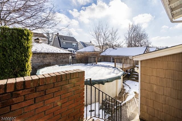 40 Franklin Pl, Totowa Boro, NJ 07512