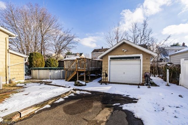 40 Franklin Pl, Totowa Boro, NJ 07512