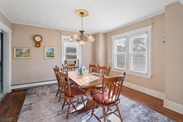 40 Franklin Pl, Totowa Boro, NJ 07512