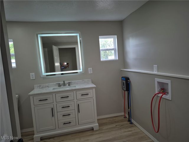 100 Chaucer Court, Elyria, OH 44035