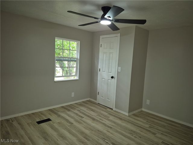 100 Chaucer Court, Elyria, OH 44035