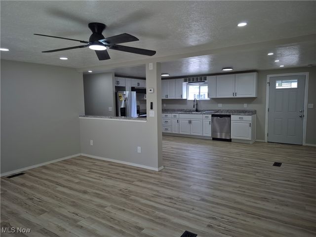 100 Chaucer Court, Elyria, OH 44035