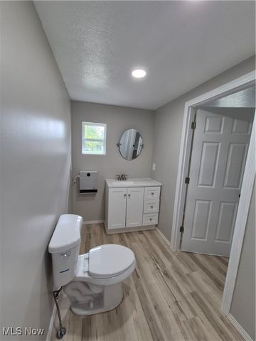 100 Chaucer Court, Elyria, OH 44035