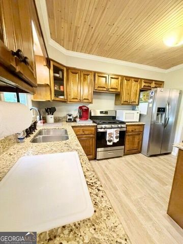 15 Briarwood Lane, Newnan, GA 30265