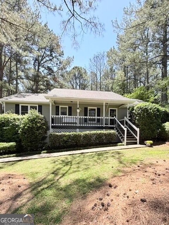 15 Briarwood Lane, Newnan, GA 30265