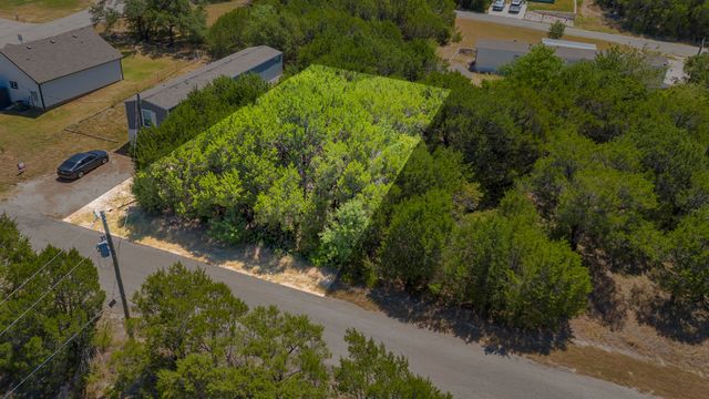 915 Bosque River Drive, Granbury, TX 76048