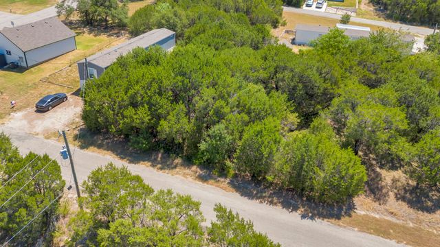 915 Bosque River Drive, Granbury, TX 76048