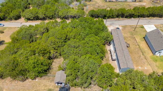 915 Bosque River Drive, Granbury, TX 76048