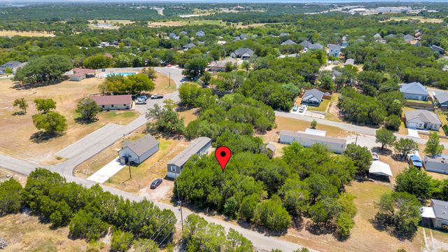 915 Bosque River Drive, Granbury, TX 76048