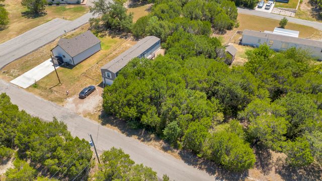 915 Bosque River Drive, Granbury, TX 76048