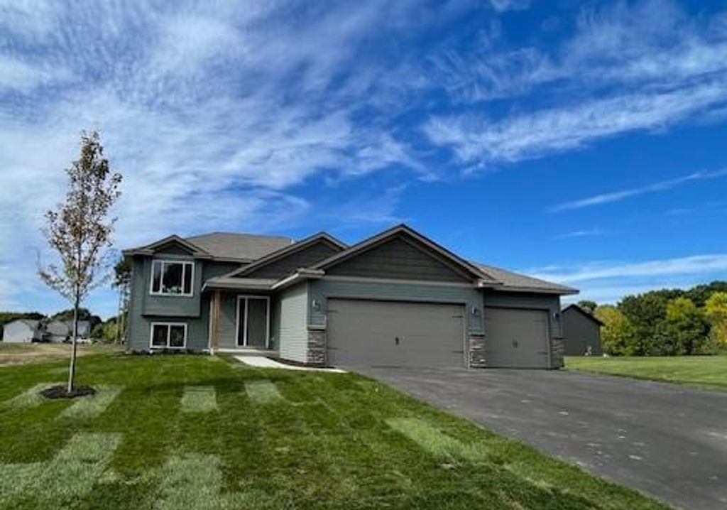 3423 Maple Drive S, Cambridge, MN 55008 — exterior