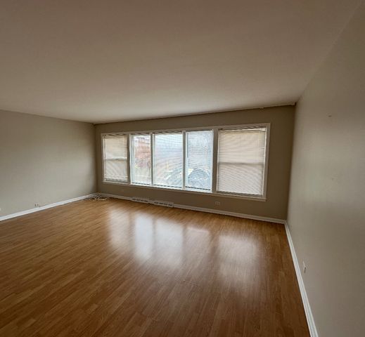 3341 W Pratt Avenue 2, Lincolnwood, IL 60712