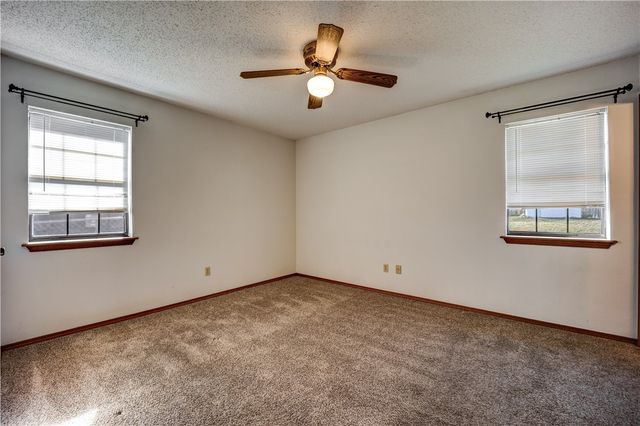 2007 N 30th Street, Van Buren, AR 72956