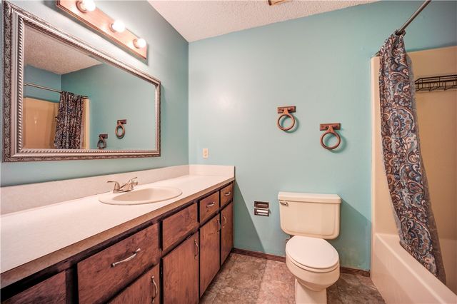 2007 N 30th Street, Van Buren, AR 72956