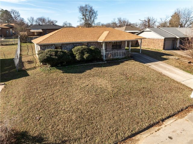 2007 N 30th Street, Van Buren, AR 72956