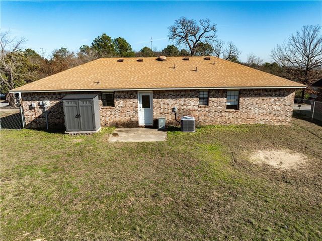 2007 N 30th Street, Van Buren, AR 72956