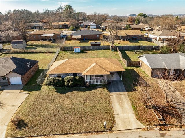 2007 N 30th Street, Van Buren, AR 72956
