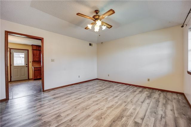 2007 N 30th Street, Van Buren, AR 72956