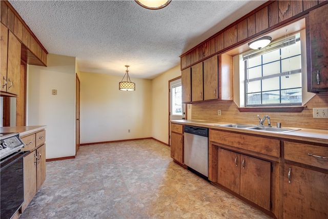 2007 N 30th Street, Van Buren, AR 72956