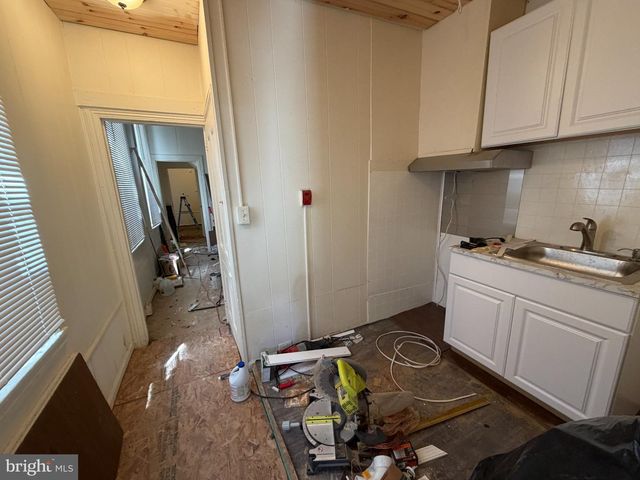 3926 FAIRMOUNT AVE, Philadelphia, PA 19104