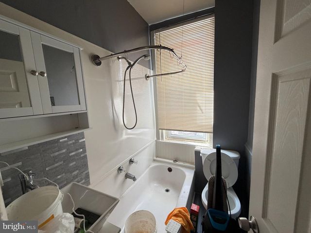 3926 FAIRMOUNT AVE, Philadelphia, PA 19104