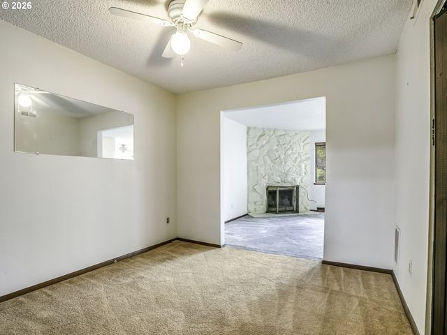 15926 Ne FREMONT St, Portland, OR 97230