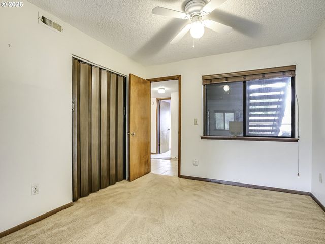 15926 Ne FREMONT St, Portland, OR 97230