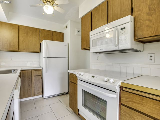 15926 Ne FREMONT St, Portland, OR 97230
