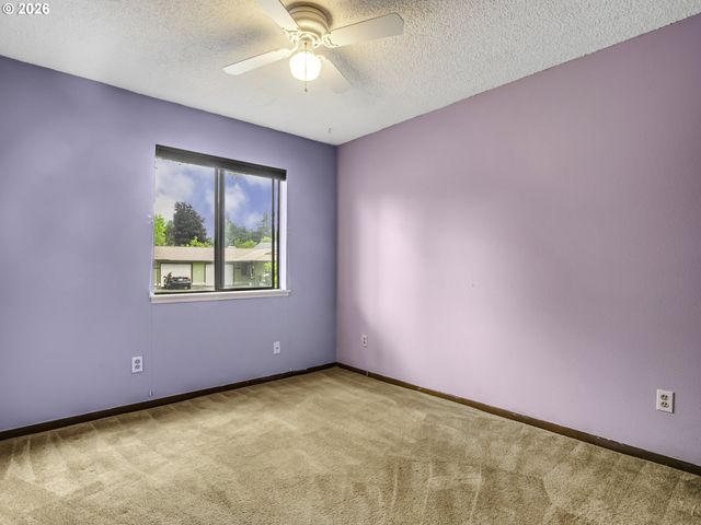 15926 Ne FREMONT St, Portland, OR 97230