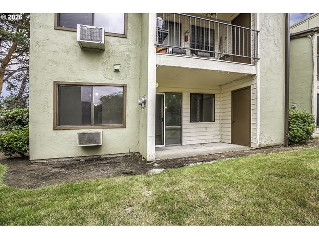 15926 Ne FREMONT St, Portland, OR 97230