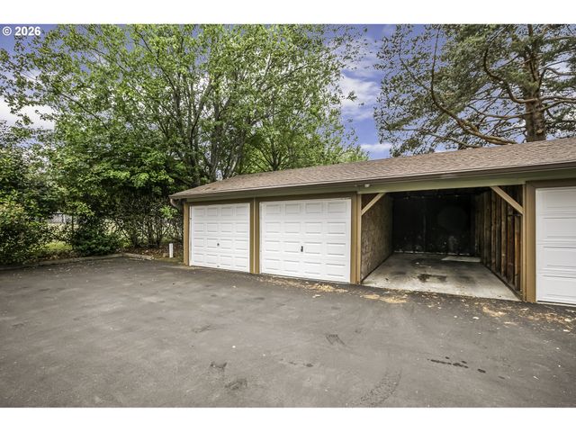 15926 Ne FREMONT St, Portland, OR 97230