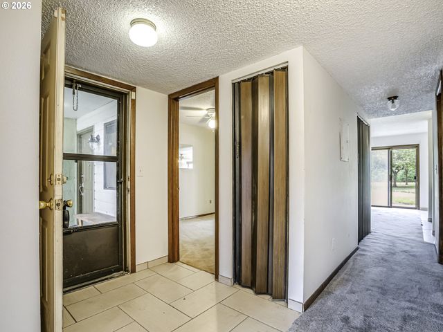 15926 Ne FREMONT St, Portland, OR 97230